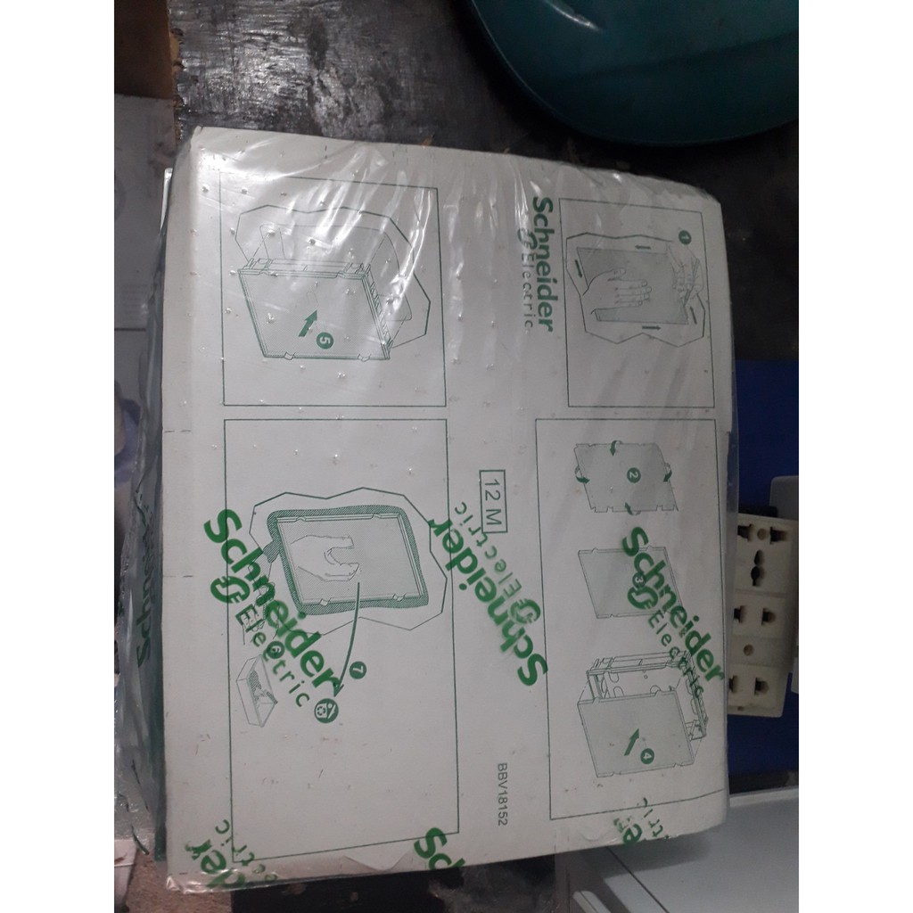 Tủ âm tường MIP22112T Schneider 12 đường