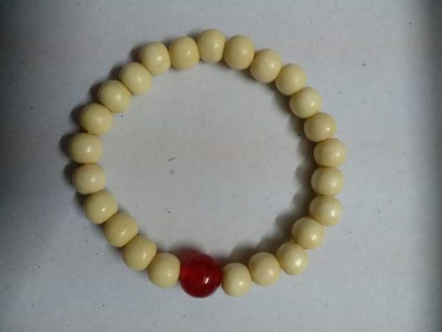 Dây dâu tằm có đá cho bé