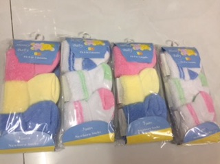 Vớ,tất chân cho bé 20k/3 đôi
