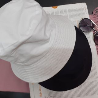 Nón Bucket 2 mặt trắng đen
