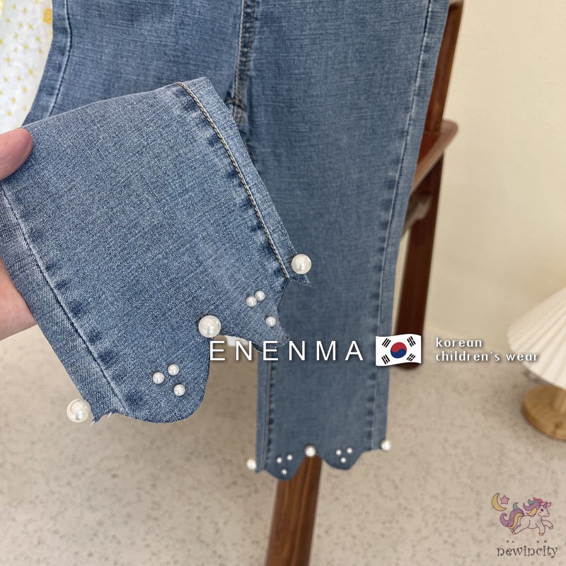 Quần jean lưng vừa đính ngọc trai nhân tạo thời trang Hàn Quốc dành cho bé gái