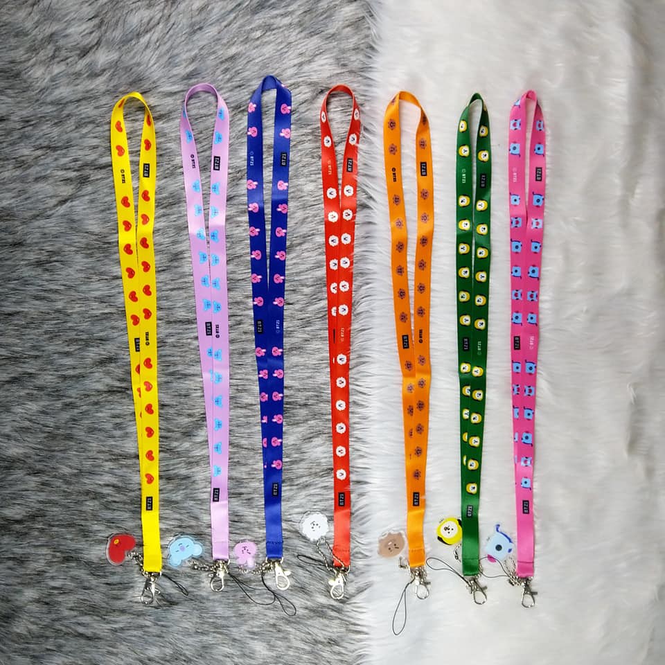 Dây đeo thẻ kèm móc khóa BTS unoff