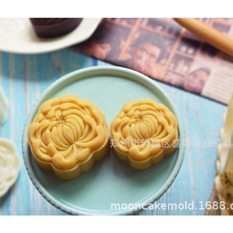 Khuôn trung thu lò xo 2020 1 mặt hoa cúc 150g