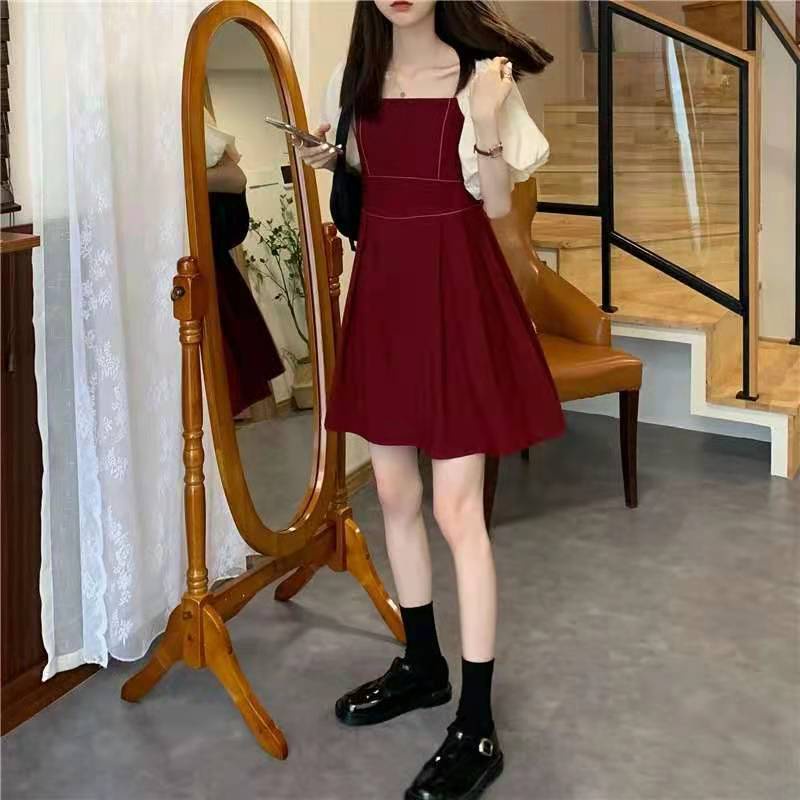 Đầm midi chữ A tay phồng màu đỏ phong cách Hepburn