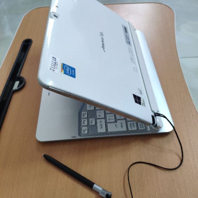 Laptop 2 trong 1 FUJITSU Q584/H màn hình cảm ứng 4GB 64GB chip Intel 4 nhân mạnh mẽ - Likenew 99% nguyên zin máy Nhật | BigBuy360 - bigbuy360.vn