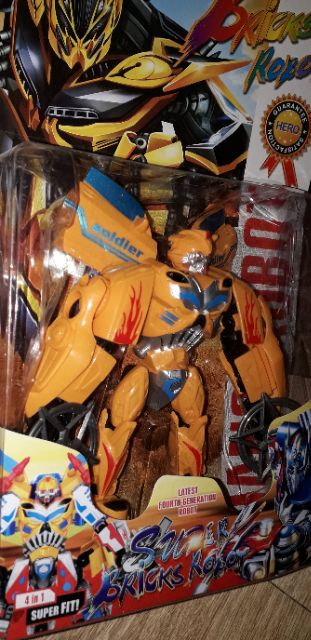 Lắp ráp 1 mô hình Bricks Robot Hero biến thành xe bằng nhựa rất đẹp