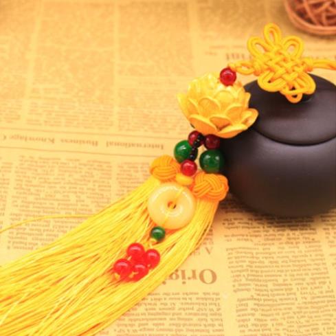 Khánh treo ô tô đài sen, dây treo ô tô hình hoa sen đem lại may mắn bình an