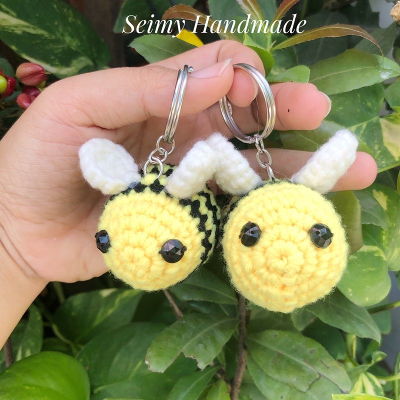 Móc khoá ong handmade bằng len
