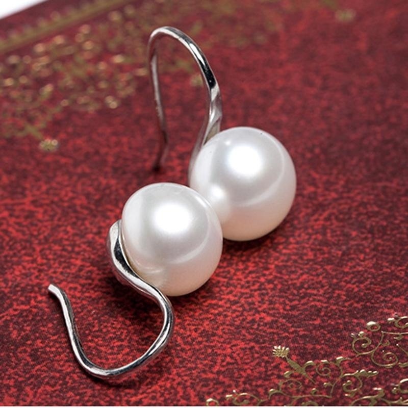 Khuyên tai mạ vàng 18K đính ngọc trai nhân tạo sang trọng