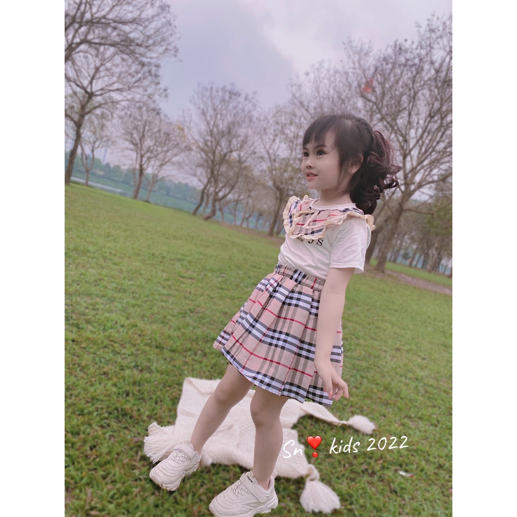 Sét váy xòe kèm áo thun bé gái, set áo phông BUR cổ bèo kèm cv kẻ xếp ly cho bé