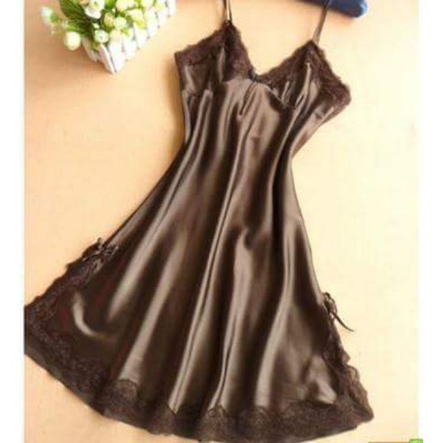 Đầm ngủ phi lụa