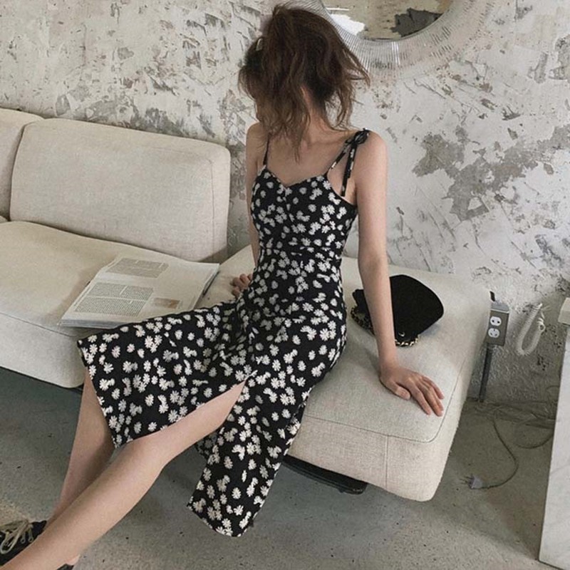 Đầm Dài Sát Nách Hoạ Tiết Hoa Cúc Thiết Kế Xẻ Quyến Rũ | BigBuy360 - bigbuy360.vn