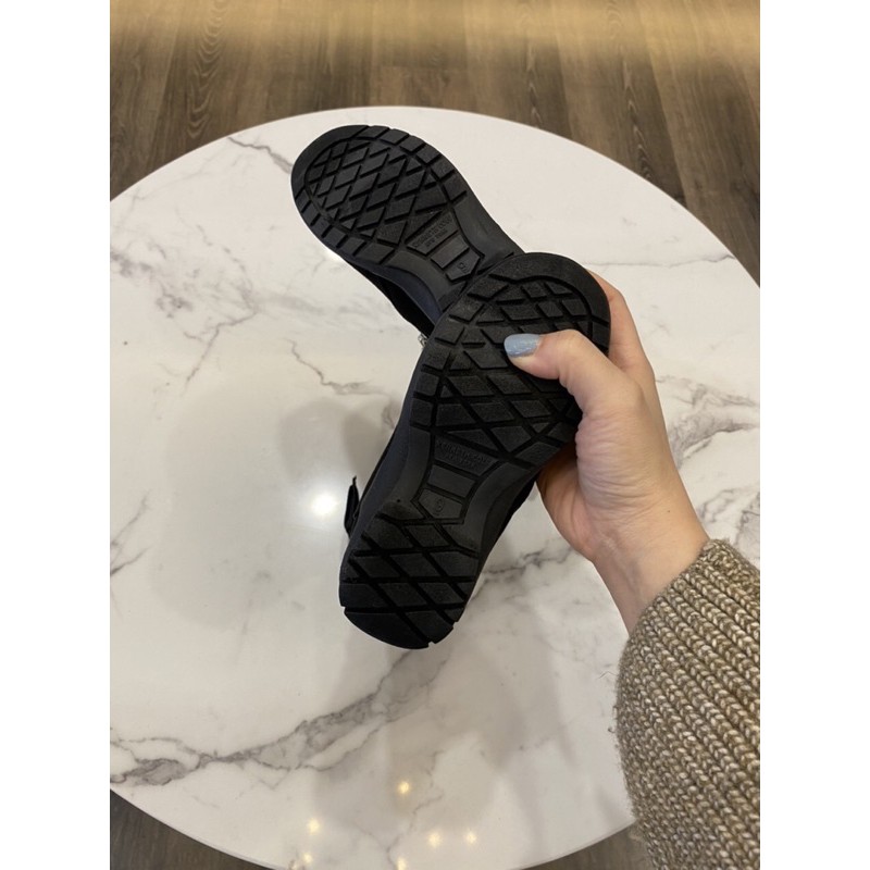 Bốt cao cổ cho bé gái dư xịn màu đen