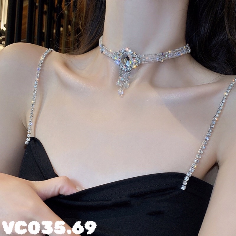 Vòng cổ đính đá sang trọng