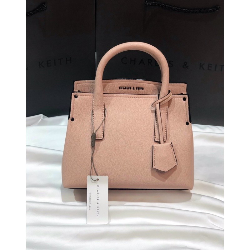 Túi quai cầm size 21,5 kèm charm