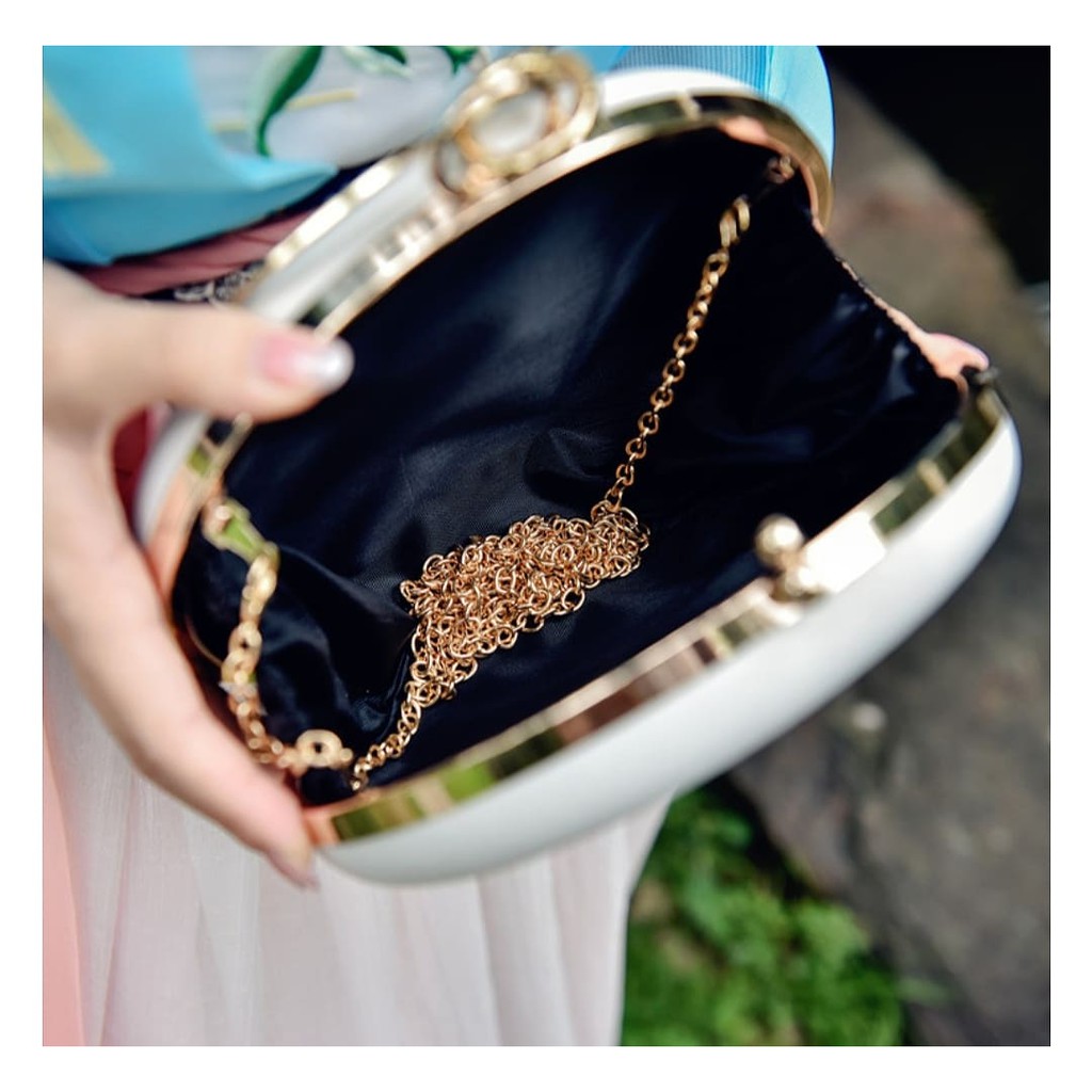 Túi tròn cổ trang họa tiết in