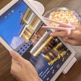 Đũa kẹp ngón tay ăn vặt,cho làm việc văn phòng,chơi game