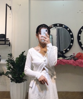 Áo len xoắn ngực
