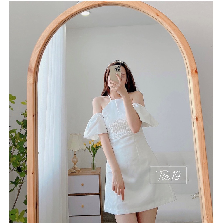 Váy cổ yếm xếp ly tay bồng Tia 19. Váy cổ yếm xếp ly trắng