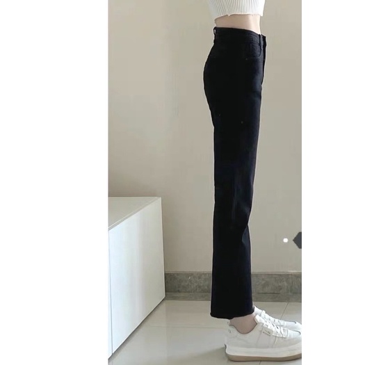 Quần jeans đen trơn phom basic ống đứng cạp cao hack chân cực thon dài