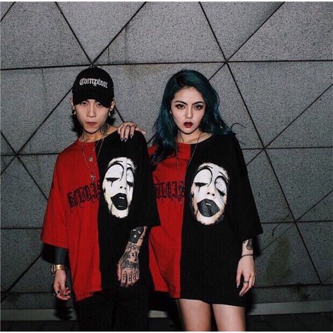 Áo thun 2 màu nửa đỏ nửa đen Unisex