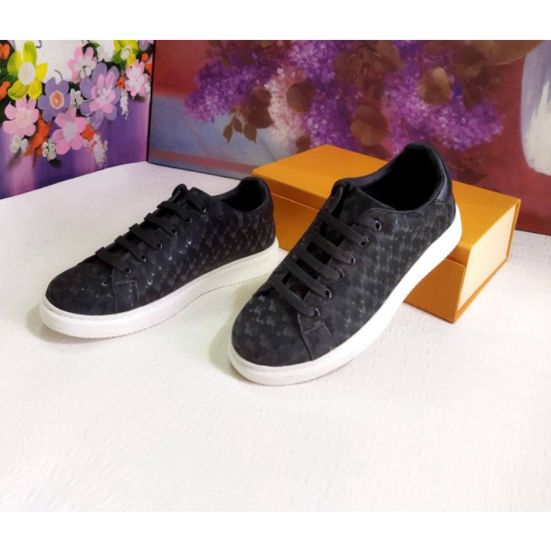 Giầy thể thao đế cao su, lót trong dày 2cm êm chân