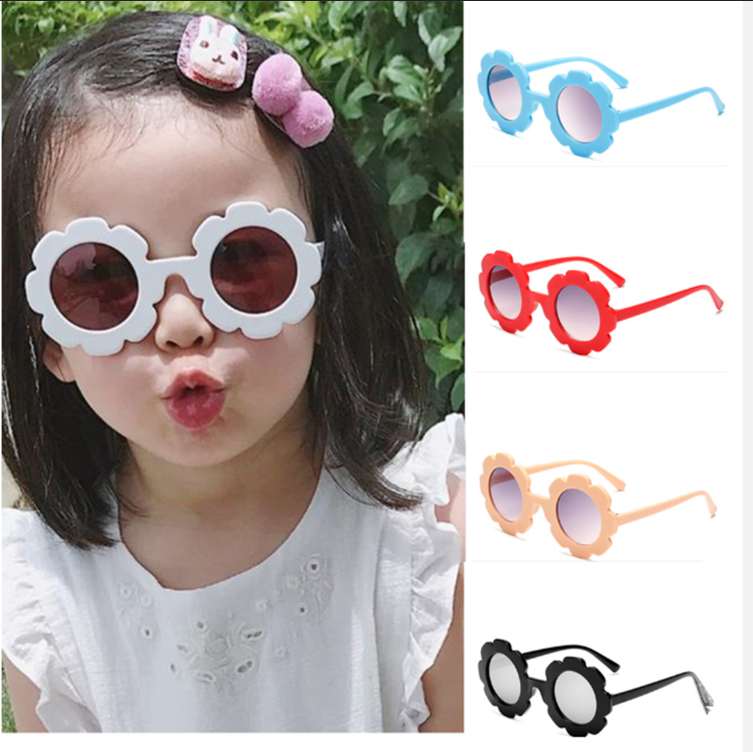 Kính Mát Gọng Tròn Đính Hoa Cho Bé