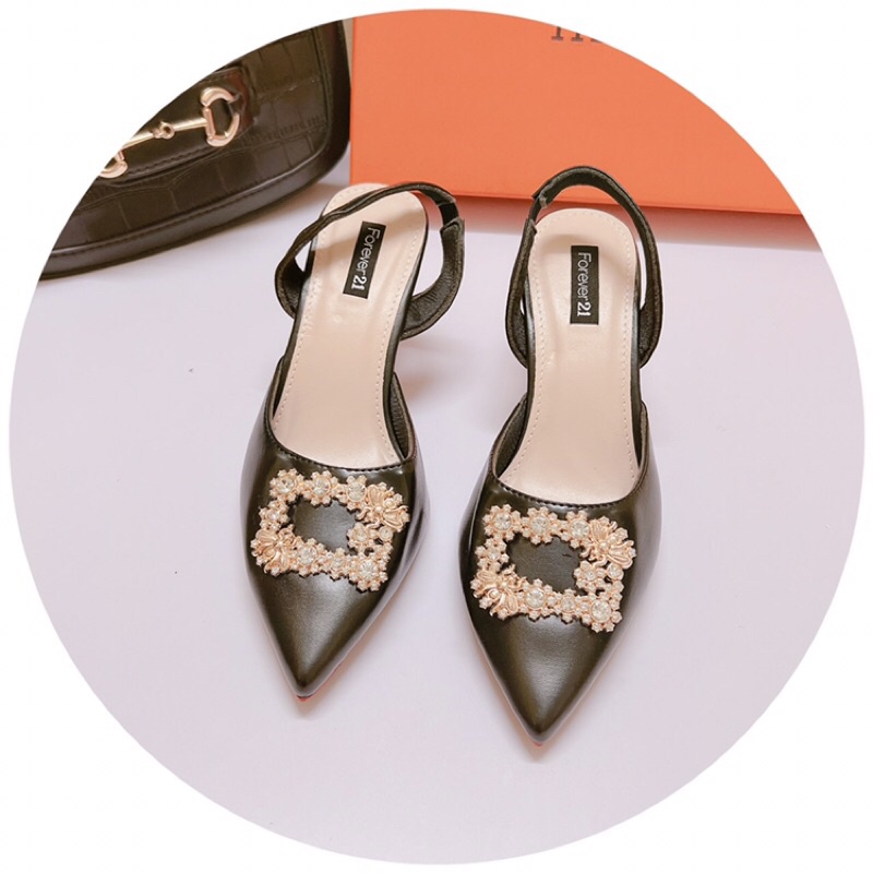 Guốc sục 5p mũi nhọn hoa đá vuông ong có quai hậu đi chắc chân