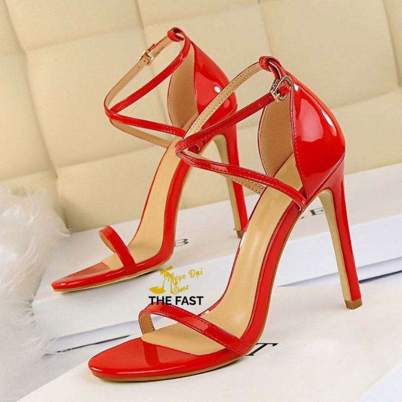 Giày xăng đan gót nhọn quai chéo chân sành điệu NĐ221