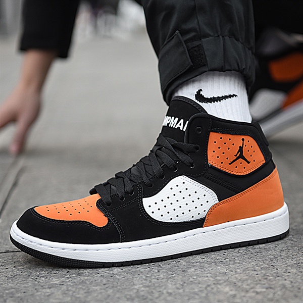 Giày Nike jordan Authentic update còn 42.5