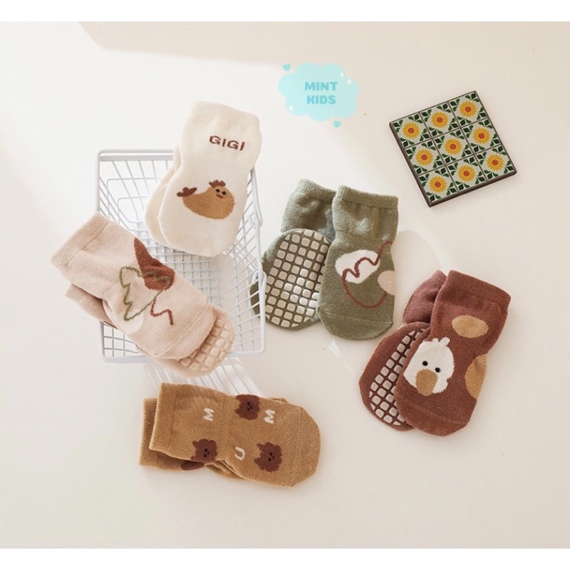 Tất chống trượt cao cổ Nemo Baby lông xù ấm áp cho bé 0-5 tuổi T15