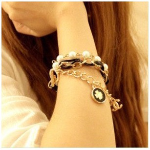 Vòng lắc đeo tay chữ thập mạ vàng cho nữ