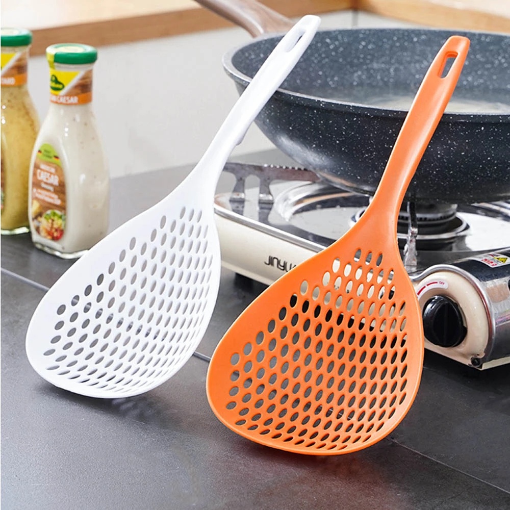 1 muỗng múc canh có lỗ lọc bằng nylon màu sắc ngẫu nhiên