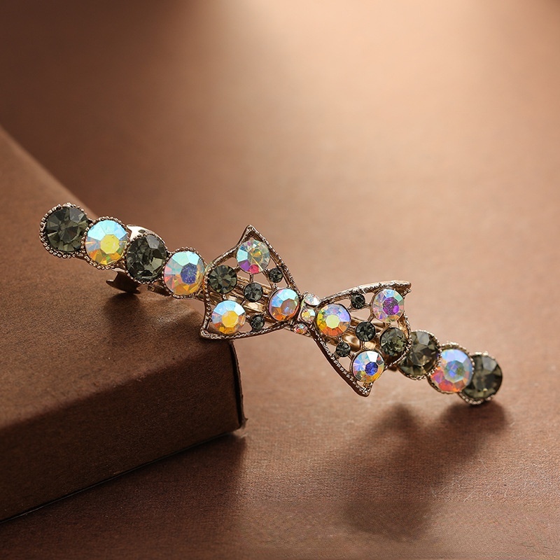 Kẹp Tóc Nửa Hình Bướm Đính Ngọc Trai