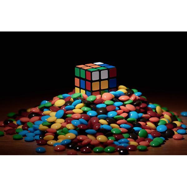 Dụng cụ biểu diễn ảo thuật hấp dẫn : Rubik đập kẹo (Mini Cube To Chocolate) (bộ)+video hướng dẫn miễn phí