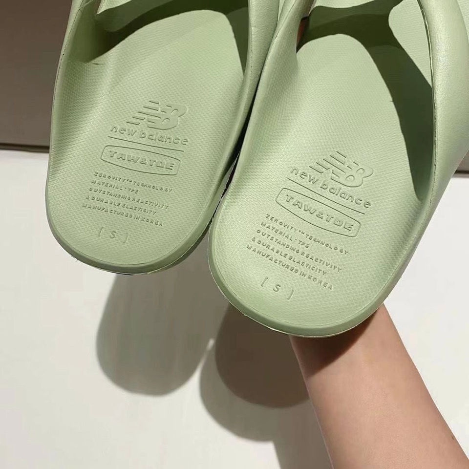 Giao Hàng Nhanh Chóng! Dép sandal Đế Bằng Thiết Kế Mới Thời Trang Dành Cho Nữ