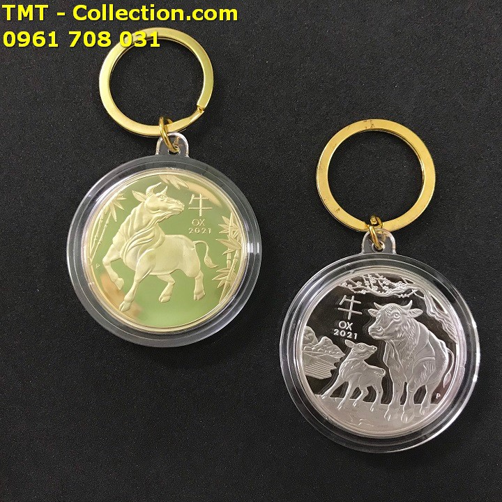 Cặp Móc Khóa Xu Úc Hình Con Trâu Vàng Bạc; Màu: bạc, vàng; Đường kính của xu là 5cm-TMT Collection - SP005032