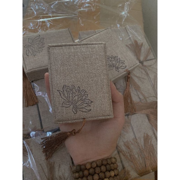 Hộp Gấm Hoa Sen Đựng Trang Sức, Vòng, Mặt dây.