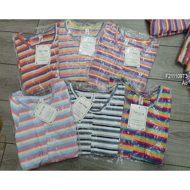 Áo gân sọc rút dây giữa cổ tim tay con!