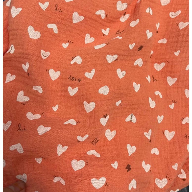 vải xô muslin tim trắng nền cam