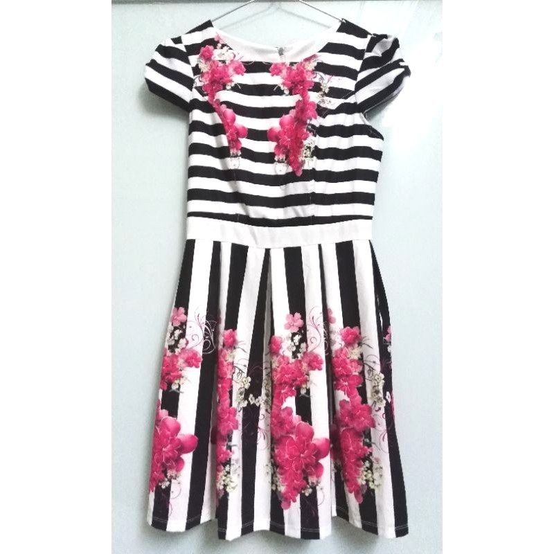 Váy chính hãng thanh lý