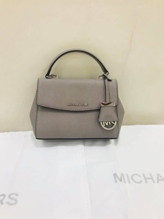 Michael Kors Ava Mini có sẵn đủ 8 màu