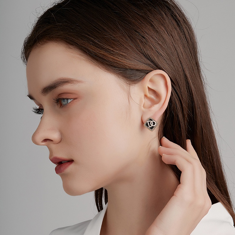 Bông Tai Hình Khuôn Mặt Thời Trang Cá Tính Phong Cách Mới Dành Cho Nữ