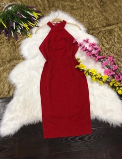 Đầm body cổ yếm cực xinh