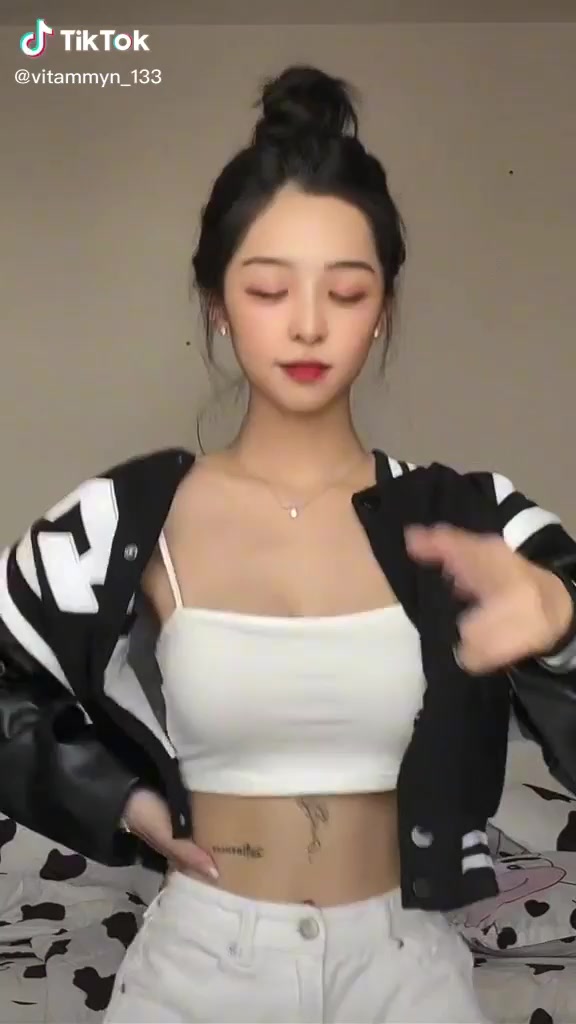 Áo Khoác Croptop Nữ Nỉ Form Rộng Gonz - S1 | BigBuy360 - bigbuy360.vn