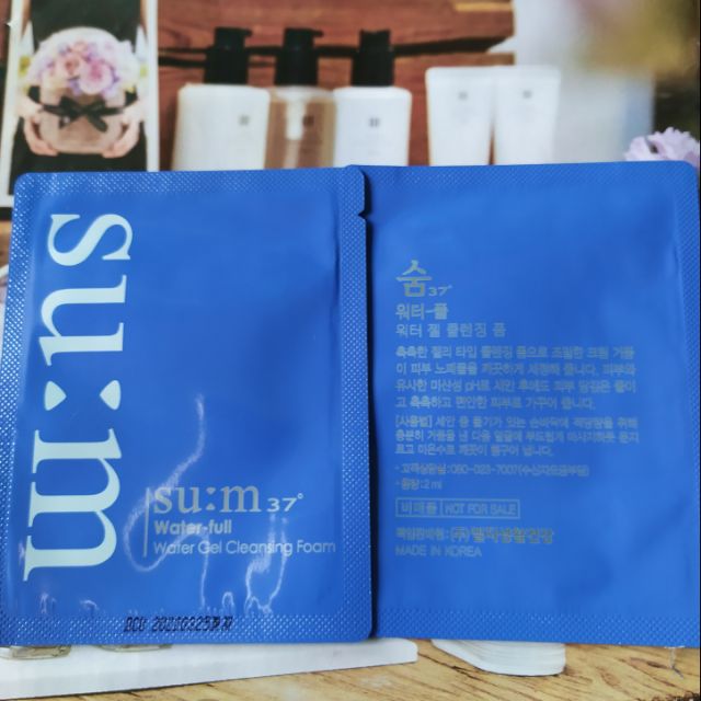 sữa rửa mặt cho da dầu mụn kiềm dầu căng bóng da Sum37 Cleansing Foam Sample