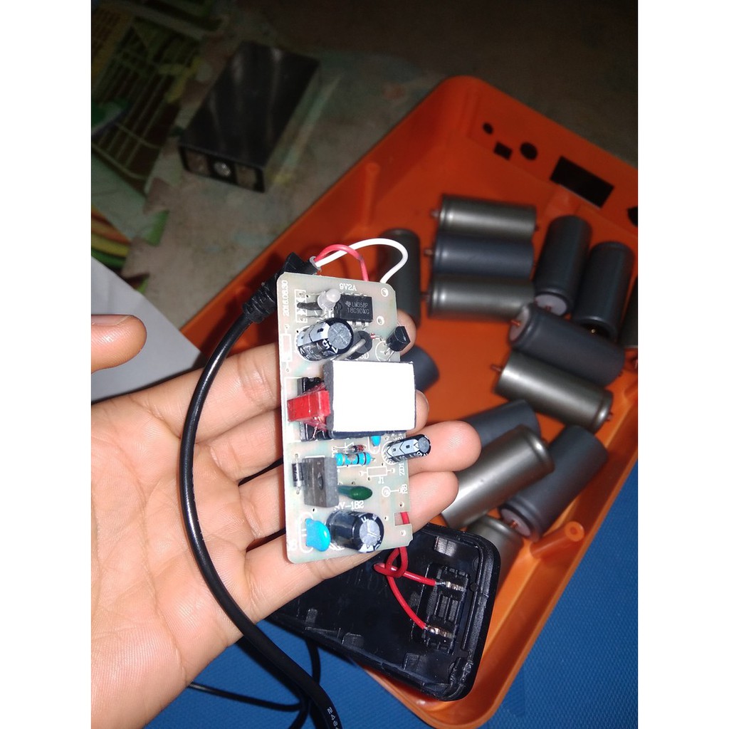Sạc cho pin LiFePO4 3.65v 2A