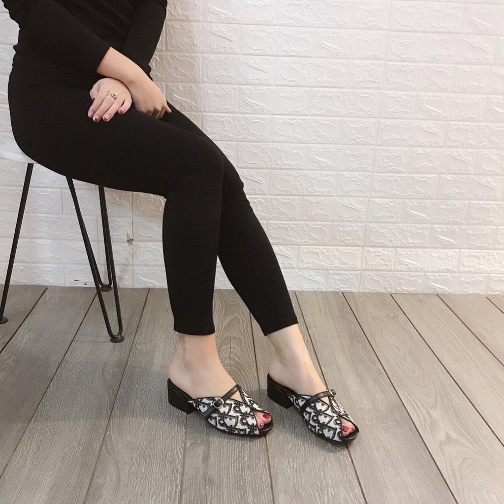 [ Siêu Sale ] Dép, Giầy Sục Thổ Cẩm Dập Chữ Hở Mũi Hot Nhất Năm -Z42