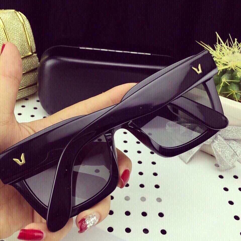 Kính mát nam nữ chữ V phong cách Hàn Quốc ( màu đen ) | BigBuy360 - bigbuy360.vn