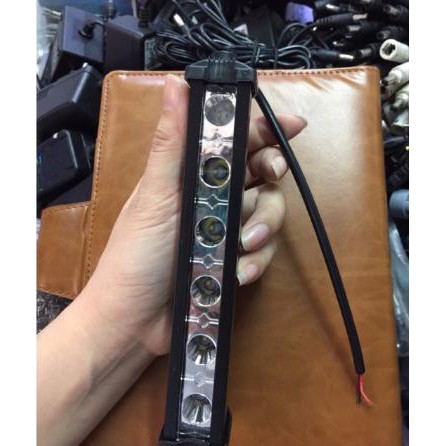 Đèn Led trợ sáng 6 bóng 1 hàng 18w -12-24V